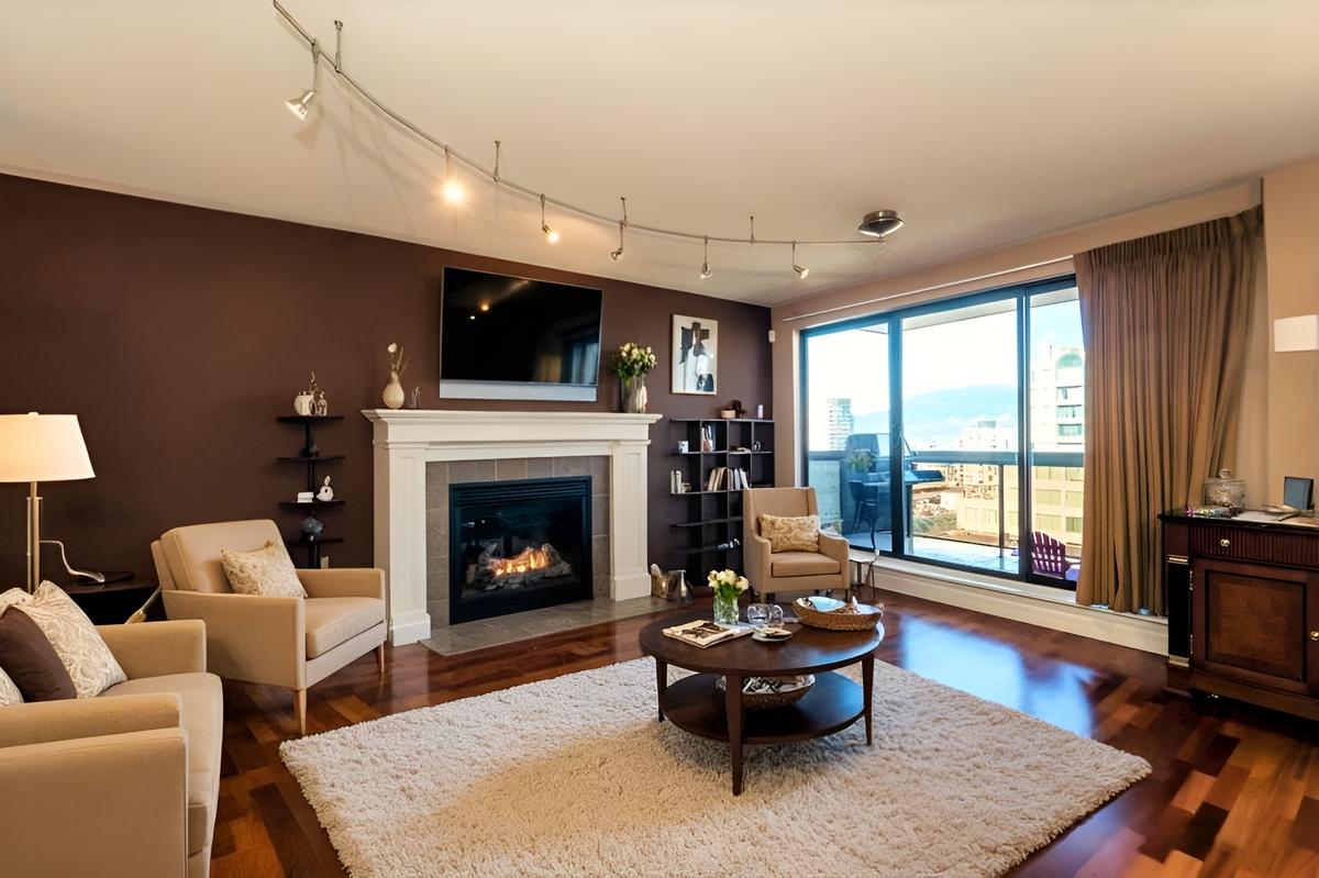 For Sale: 2BR+2 Den 2BA Condo w/ Ocean Views