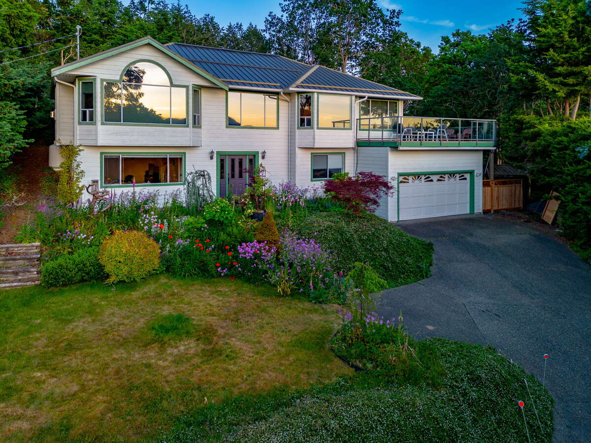 1206 Mckenzie Dr
