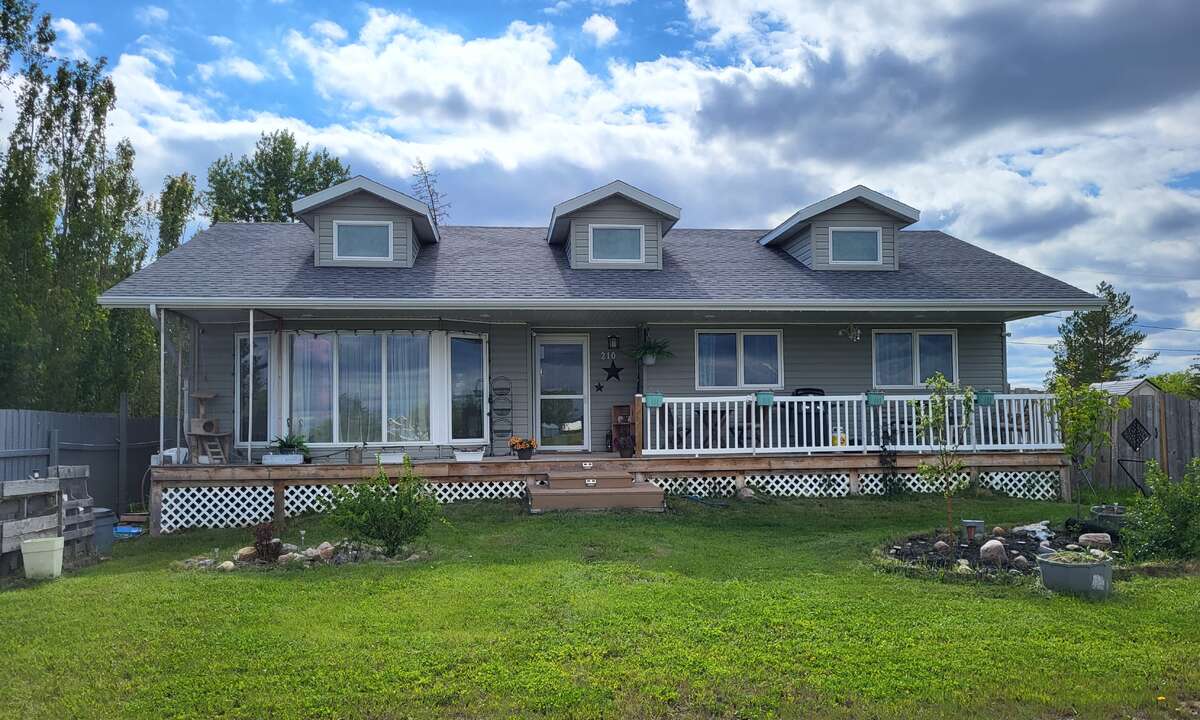 House on 2 lots