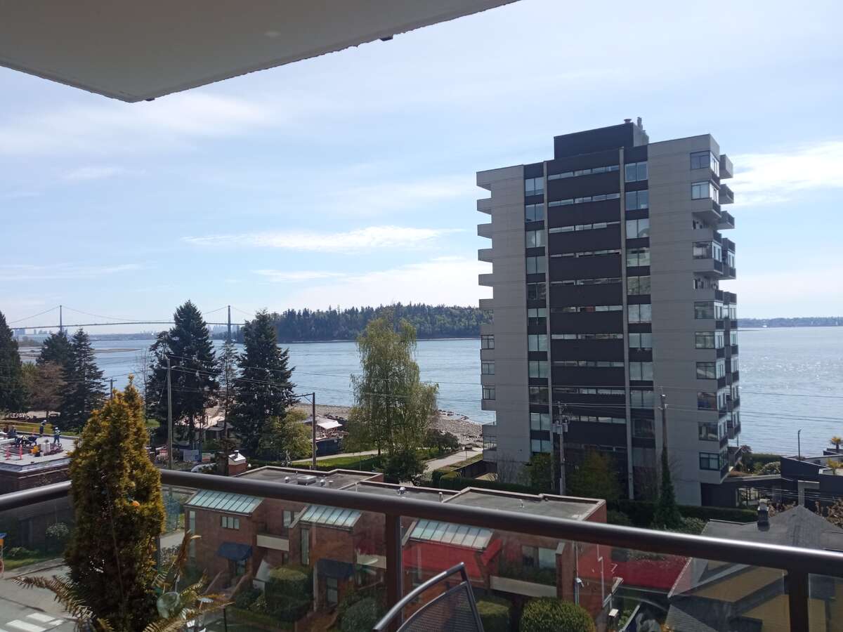 Incredible view near everything low maintenance fe
