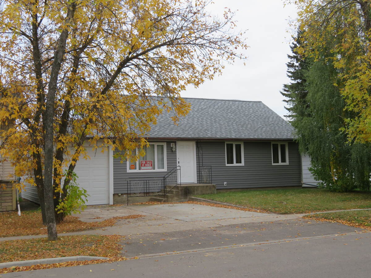 Quaint Home with potential for Hobby Business
