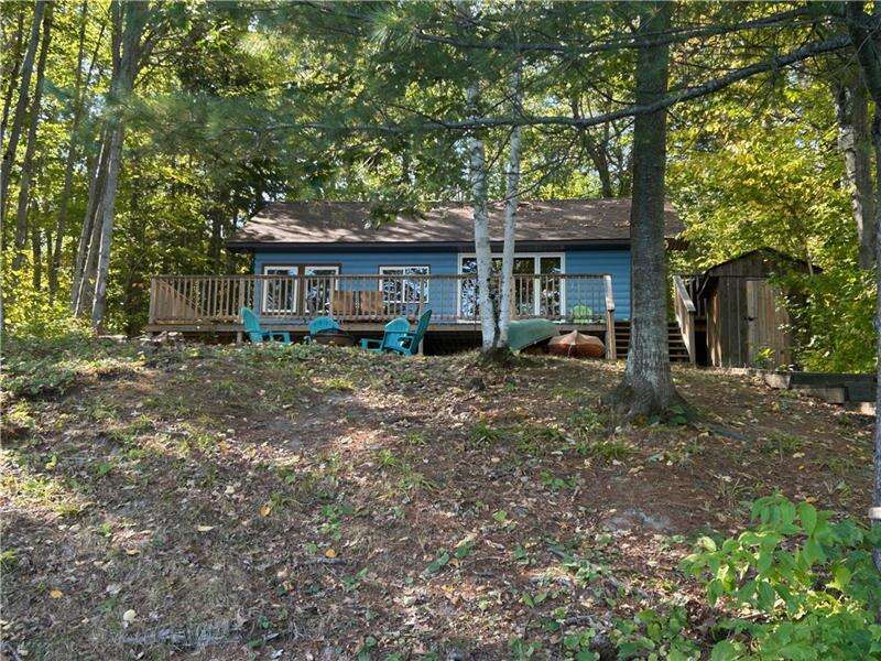 3 bedroom 3 season on Kamaniskeg Lake
