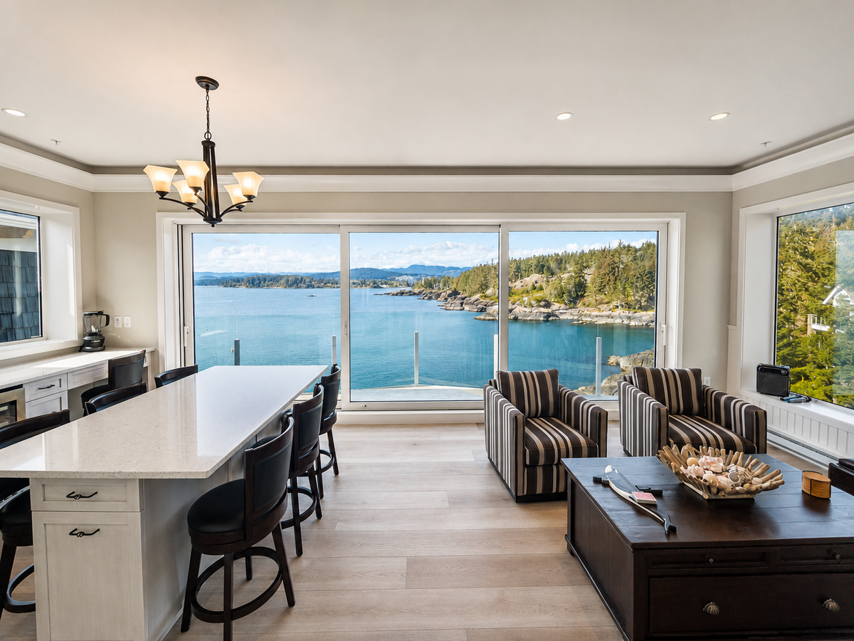 Furnished Oceanfront Townhome in Greater Victoria